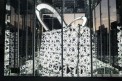 Dior巨型装置艺术“Lady Dior光之包” 光芒闪耀上海